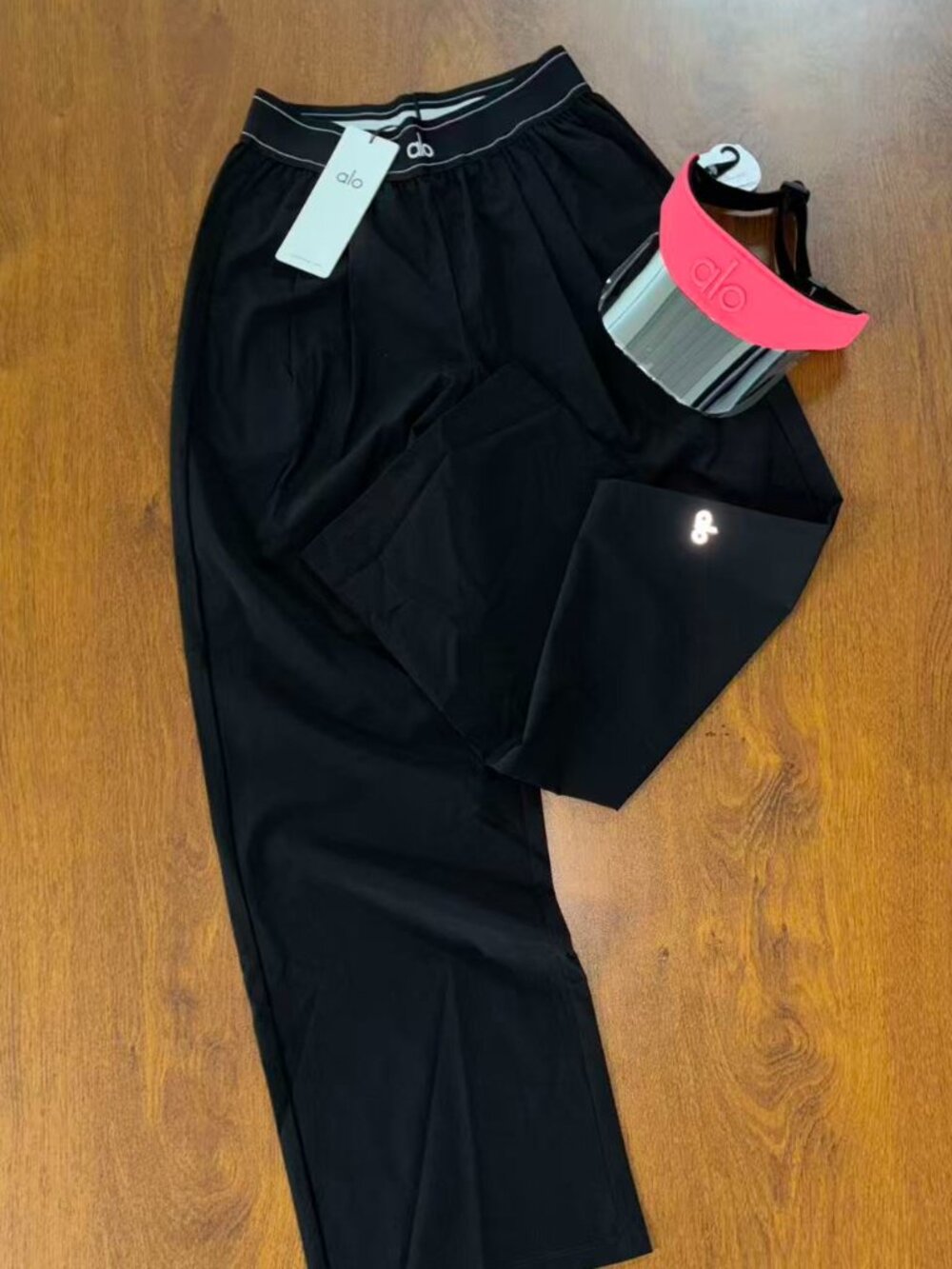 👜ALO Yoga Black High Street Suit Pants, Regular Size 30 Inches - Picture 3 of 6
